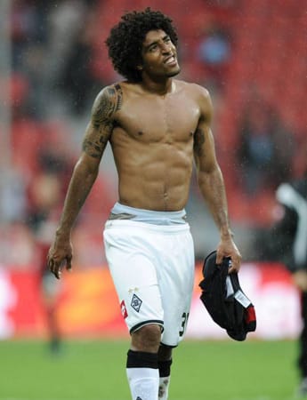 Auch er ist eine richtige Kante: Dante, der brasilianische Innenverteidiger der Gladbacher Borussia, macht nicht nur aufgrund seiner Frisur optisch was her. ( Auch er ist eine richtige Kante: Dante, der brasilianische Innenverteidiger der Gladbacher Borussia, macht nicht nur aufgrund seiner Frisur optisch was her. (