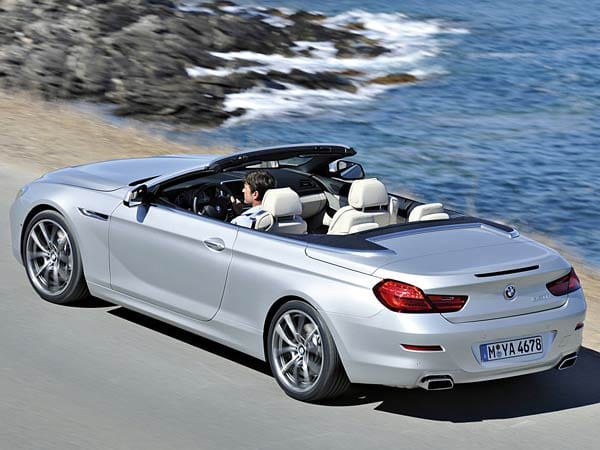 Für das neue BMW 6er Cabriolet stehen zur Markteinführung im Frühjahr 2011 zwei Antriebseinheiten zur Wahl. (