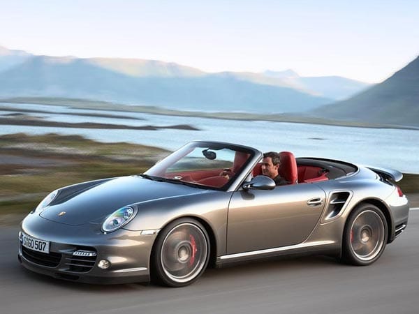Satte 14.500 Euro verdient Porsche mit jedem Neuwagen. Kein Wunder - der Durchschnittsneupreis beträgt gut 95.000 Euro. (