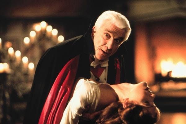 1995 mimte er in der Dracula-Persiflage "Dracula - Tot aber glücklich" den berühmten Blutsauger. (