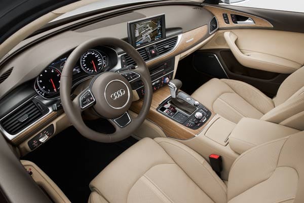 Blick in den Innenraum: Der neue Audi A6 wird knapp 40.000 Euro kosten. (