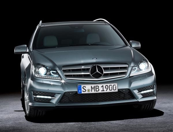 Mercedes spendiert der C-Klasse 2011 ein Facelift. (