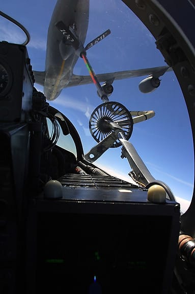 Blick eines Piloten auf eine Luftbetankung. Blick eines Piloten auf eine Luftbetankung.