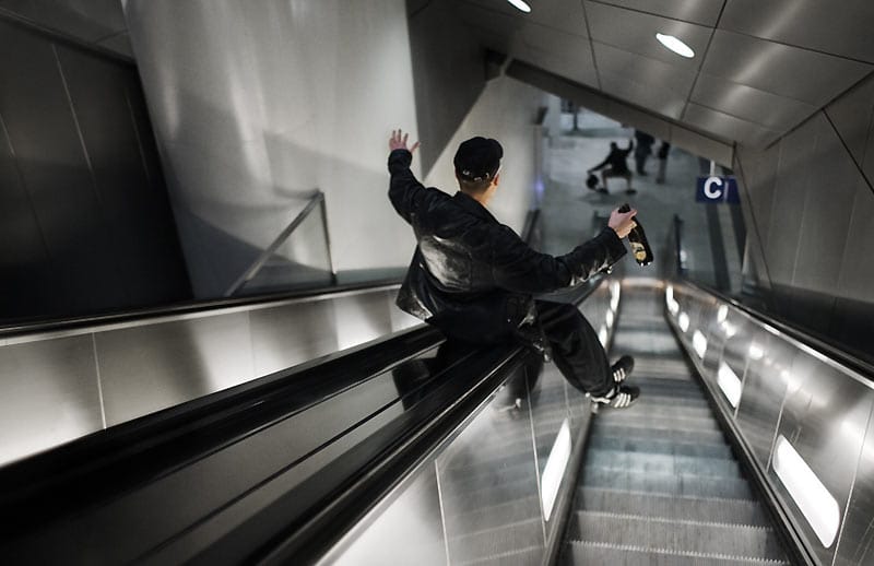 Gut angeheitert geht es weiter in die U –Bahn zur Ringbahn-Party, wie die Jugendlichen das ziellose Umherfahren mit den Berliner S-Bahnen auf der Ringlinie nennen.