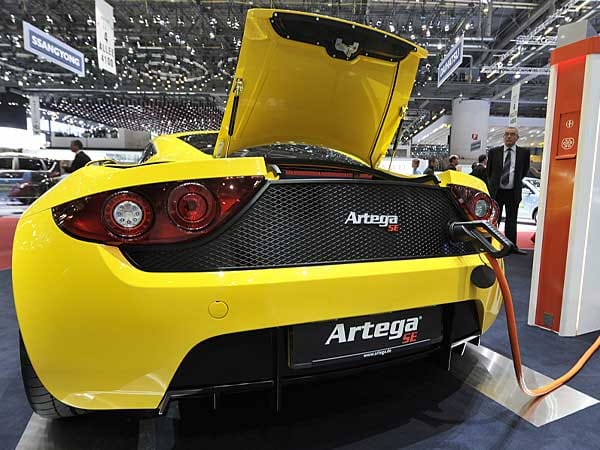 Autosalon Genf 2011: Der Sportwagen Artega GT bekommt einen elektrifizierten Bruder. Der Artega SE ist allerdings noch eine Studie. (