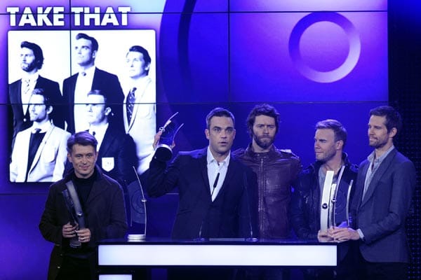 Take That bekamen gleich zu Beginn der Verleihung den Preis als beste Gruppe international.