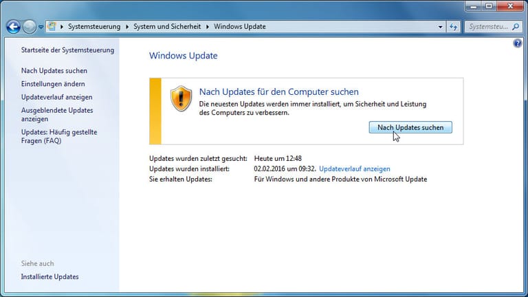 Im Fenster Windows-Update sehen Sie eine Übersicht der verfügbaren neuen Updates. Diese können Sie aktualisieren, indem Sie auf Nach Updates suchen klicken.