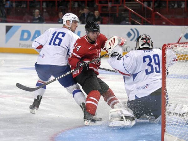 Jordan Eberle stürmt in der NHL für die Edmonton Oilers. Der erst 21-jährige Kanadier stand im All-Star-Team der Junioren-Weltmeisterschaft 2010 und flog auch für vier Spiele zur WM 2010 nach Deutschland. In diesem Jahr stand er erstmals beim All-Star-Game der NHL auf dem Eis.