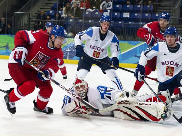 Martin Havlat (l.) wurde bereits 2000 Weltmeister mit Tschechien. Der Stürmer der Minnesota Wild gehörte zur Auswahl für das aktuelle NHL-Allstar-Game. (