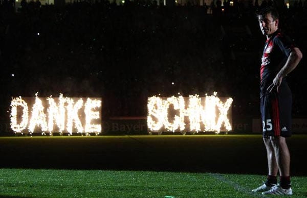 Bernd Schneider alias "Schnix" bei seinem Abschiedsspiel in der BayArena. "Den Spitznamen haben sie mir in Jena verpasst. 'Schnix' ist die Kurzform für austricksen und Ball anschnibbeln“, erklärt der Ex-Profi.