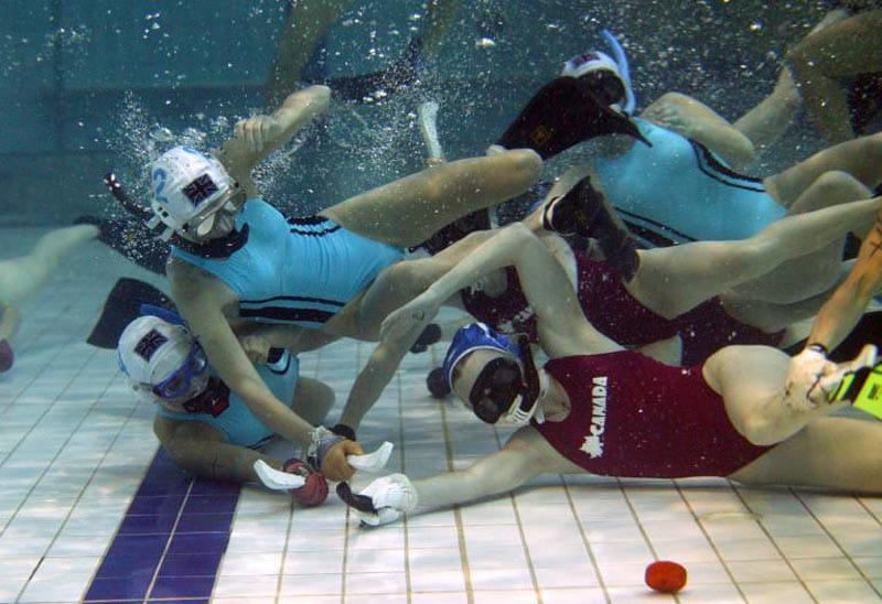 Die verrücktesten Sportarten: Unterwasserhockey. ( Die verrücktesten Sportarten: Unterwasserhockey. (