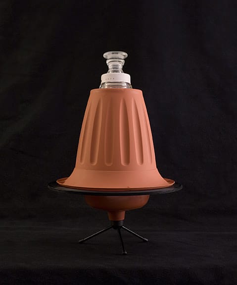 Aus der Serie "Everyday UFOs" von Gregg Louis. ( Aus der Serie "Everyday UFOs" von Gregg Louis. (