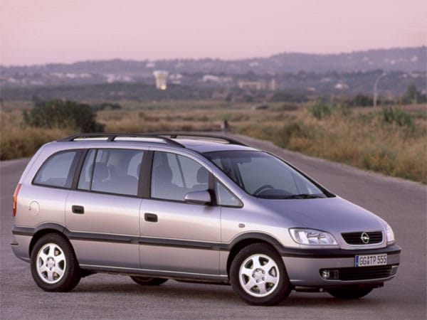Der Opel Zafira ist ein siebensitziger Kompa1999 - Opel Zafira : Die Besonderheit des Kompaktvans ist sein variables Sitzsystem Flex7. Die hinteren Sitzreihen werden zusammengeklappt oder versenkt - ein Ausbau entfällt. (