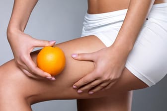 Massagen helfen gegen Cellulite