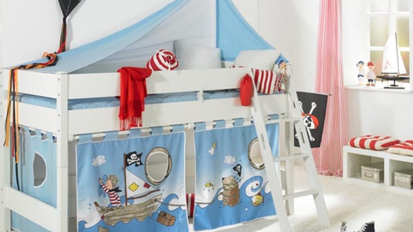 Mit ein wenig Dekoration verwandelt sich das Kinderzimmer in eine Piratenwelt. (