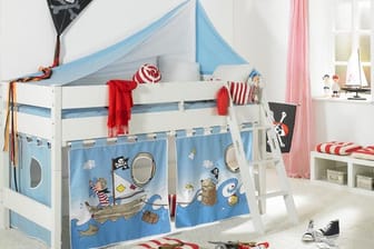 Mit ein wenig Dekoration verwandelt sich das Kinderzimmer in eine Piratenwelt. (