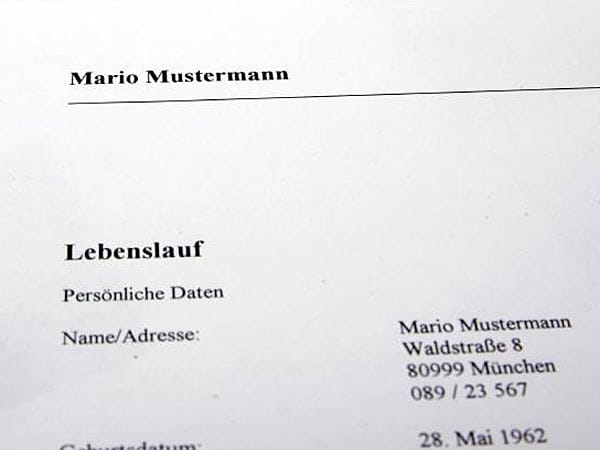 Platz acht: Lücken im Lebenslauf? Damit blitzen Bewerber bei 28 Prozent der Personalverantwortlichen ab. (