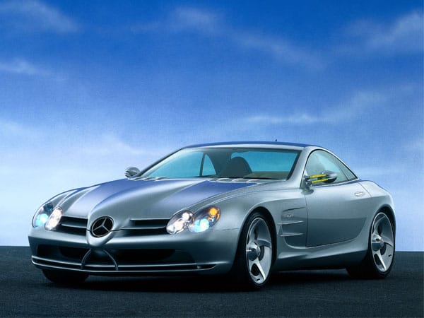 Die Vision SLR von Mercedes-Benz ist eine Studie eines Gran Turismo für das 21.Jahrhundert. Deutlich zusehen sind die Stilelemente der Formel 1. (