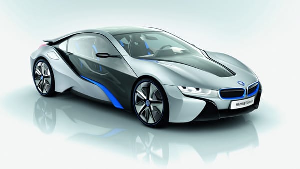 Der i8 Concept beschleunigt laut BMW in weniger als fünf Sekunden auf Tempo 100 und soll weniger als drei Liter verbrauchen. (