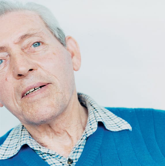 Peter Gransers zartfarbige, quadratische Fotografien weisen eine besondere Ästhetik auf, sie sind schön, ohne zu beschönigen. ( Peter Gransers zartfarbige, quadratische Fotografien weisen eine besondere Ästhetik auf, sie sind schön, ohne zu beschönigen. (
