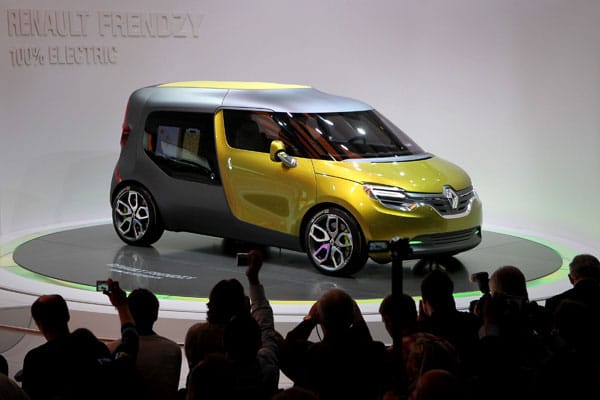 Renault zeigt den Elektro-Van Frenzy. Der Wagen lässt sich als Familien-Auto oder Lieferwagen für Gewerbetreibende nutzen.