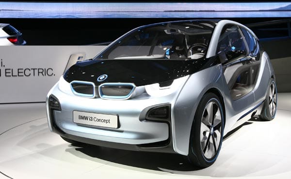 BMW i nennen die Münchener ihre neue Submarke mit Elektro- und Hybridautos. Erstes Modell ist der i3, der als Concept Car auf der IAA gezeigt wird. 2013 kommt das E-Auto auf den Markt. (