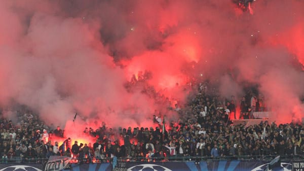 Der SSC Neapel bittet den FC Bayern München in den mit 60.000 Zuschauern restlos ausverkauften Hexenkessel "San Paolo". Mit einem Sieg im dritten Champions-League-Spiel der Gruppe A könnte der deutsche Rekordmeister einen großen Schritt in Richtung Achtelfinale machen. (