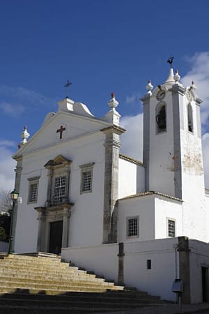 Die San Martin Kirche - eine gut besuchte Sehenswürdigkeit.