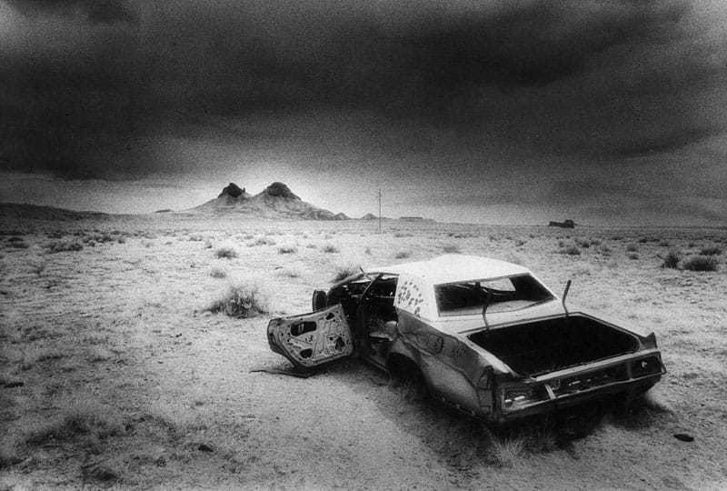 Verlassenes Auto in der Wüste von Arizona, USA: Verlassenes Auto in der Wüste von Arizona, USA: