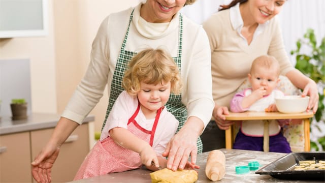 Plätzchen backen im Advent ist ein Vergnügen für die ganze Familie