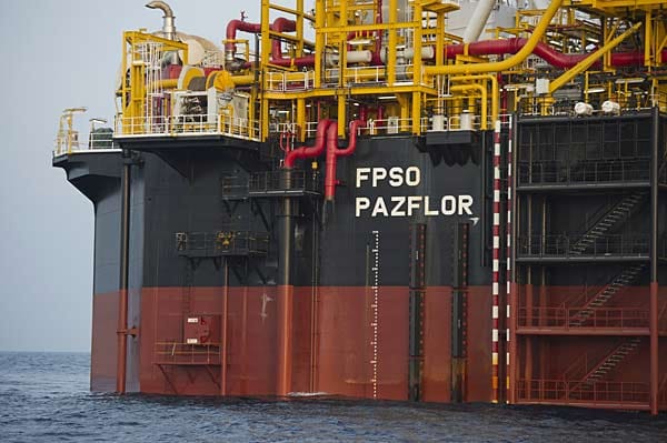 "Pazflor" nennt sich die Plattform des französischen Ölkonzerns Total. Die Anlage bringt 120.000 Tonnen auf die Wage.