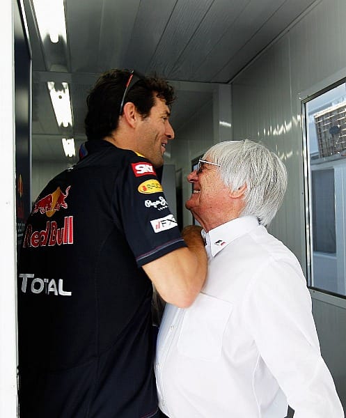 ... sicher nicht Mark Webber herbei! Denn in einer Schlägerei hätte Formel-1-Boss Bernie Ecclestone gegen den Red-Bull-Piloten keine Chance, wie sich bei dieser Flachserei herausgestellt hat.
