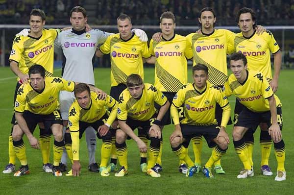 Traumsaison: Als jüngste Mannschaft der Bundesliga-Geschichte holte Borussia Dortmund 2011 den Deutschen Meistertitel. Bereits zwei Spieltage vor Saisonende war Jürgen Klopps Überraschungself von der Konkurrenz nicht mehr einzuholen.