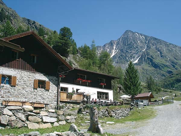 Ötztal-Trek-Wanderung: Von Gries sind es 1,5 Stunden Fußmarsch zur Sulztalalm auf 1900 Metern.