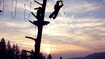 Kletterpark Bärenfalle im Allgäu: 16 Parcours mit 170 verschiedenen Elementen sorgen für die nötige Abwechslung bei den Kletterfreunden. Für Anfänger gibt es entsprechende Kletterobjekte.