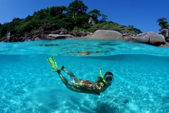 Kristallklares Wasser, bezaubernde Strände - das bieten Thailands Similan-Inseln