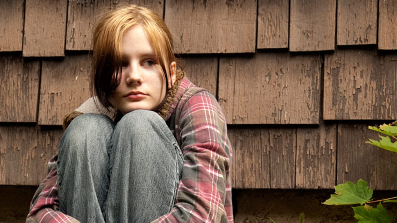 In der Pubertät haben viele Teenager den ersten Kontakt zu Drogen.