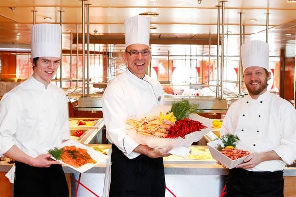 Im Taste Buffet Restaurant auf Deck 8 lässt es sich bei skandinavischen Spezialitäten herrlich auf den bevorstehenden Urlaub einstimmen.