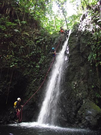 Canyoning auf Guadeloupe: Wasserfall.