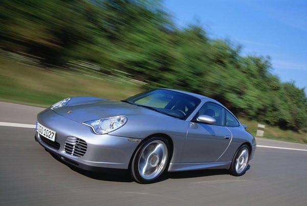 40 Jahre Porsche 911 - hier das Jubiläumsmodell der Serie 996 mit den "Spiegeleier-Leuchten".