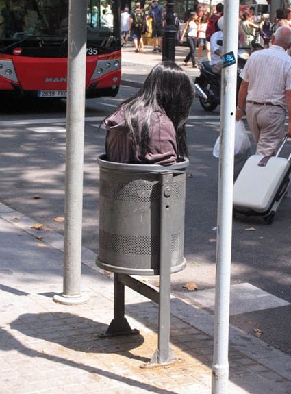 Installation von Mark Jenkins in Barcelona. Installation von Mark Jenkins in Barcelona.