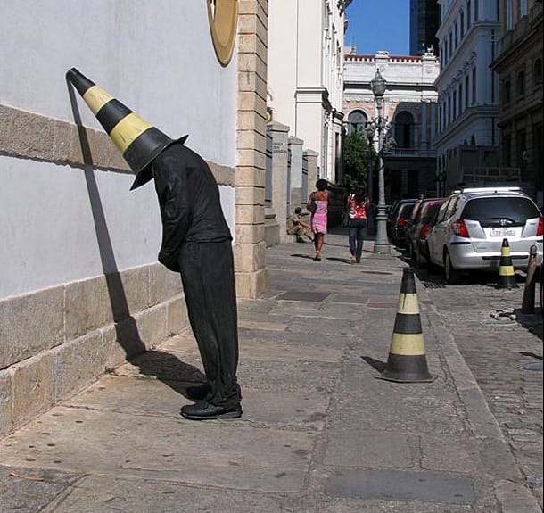 Installation von Mark Jenkins in Rio de Janeiro. Installation von Mark Jenkins in Rio de Janeiro.