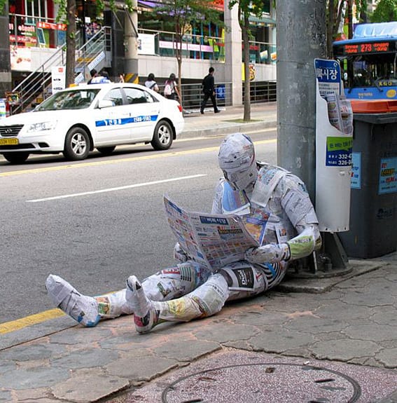 Installation von Mark Jenkins in Seoul. Installation von Mark Jenkins in Seoul.