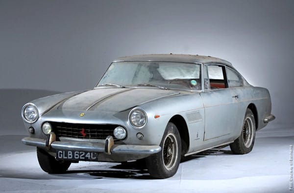 Das Auktionshaus Bonhams versteigerte Anfang März 2012 diesen sichtlich heruntergekommenen Ferrari 250 GTE 2+2.