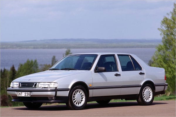 Ab 1985 ergänzte der 9000 die Modellpalette nach oben, im Bild das Facelift von 1992.