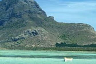 Der Fels Le Morne auf Mauritius ist seit diesem Jahr Weltkulturerbe und gemahnt an die Zeit der Sklaverei.