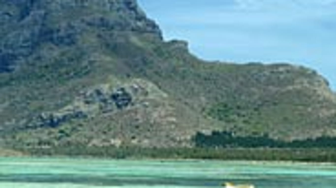 Der Fels Le Morne auf Mauritius ist seit diesem Jahr Weltkulturerbe und gemahnt an die Zeit der Sklaverei.
