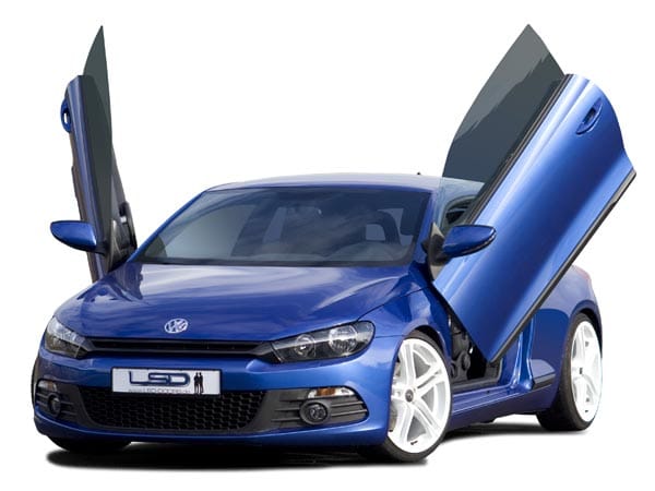 L(ambo) S(style) D(oors) verleiht Autos Flügeltüren - hier einem VW Scirocco. (
