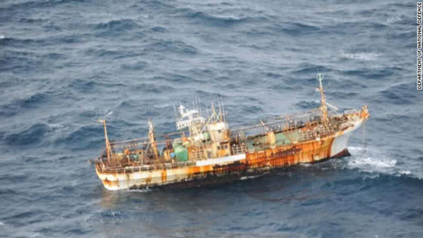 Dieses Geisterschiff war mehr als ein Jahr unbemannt auf dem Pazifik unterwegs (Quelle: Department Of National Defence)