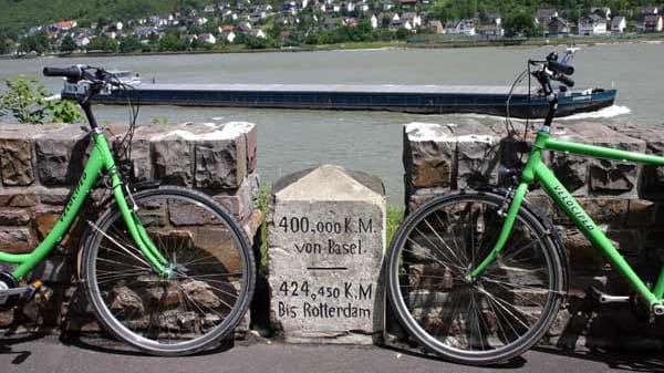 Rheinradweg: 1320 Kilometer in vier Ländern.